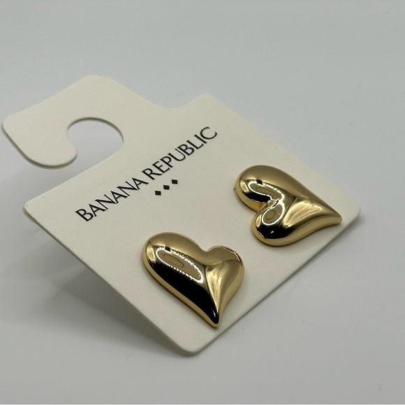 Banana Republic Women’s Earrings Oversized Gold Heart Stud NWT - Picture 6 of 7